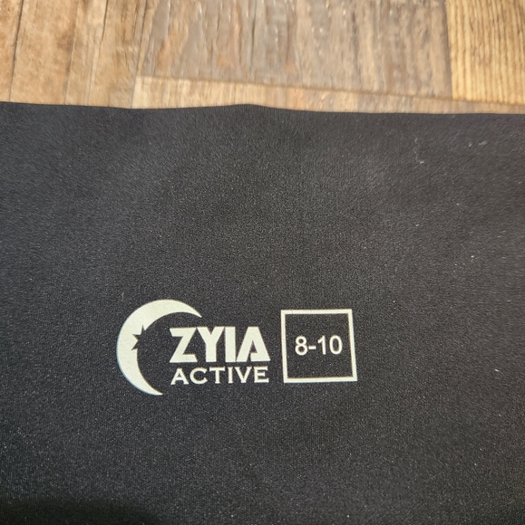 Zyia Capris - Picture 4 of 5